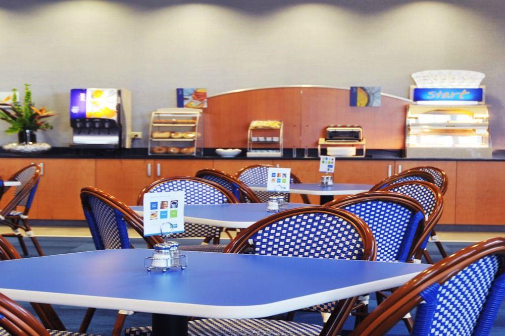 Holiday Inn Express Hotel & Suites Norfolk Airport By Ihg Ngoại thất bức ảnh