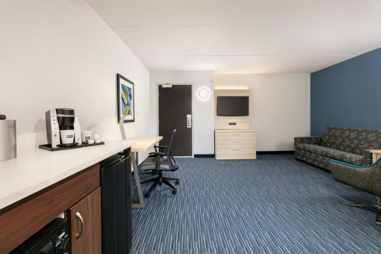 Holiday Inn Express Hotel & Suites Norfolk Airport By Ihg Ngoại thất bức ảnh