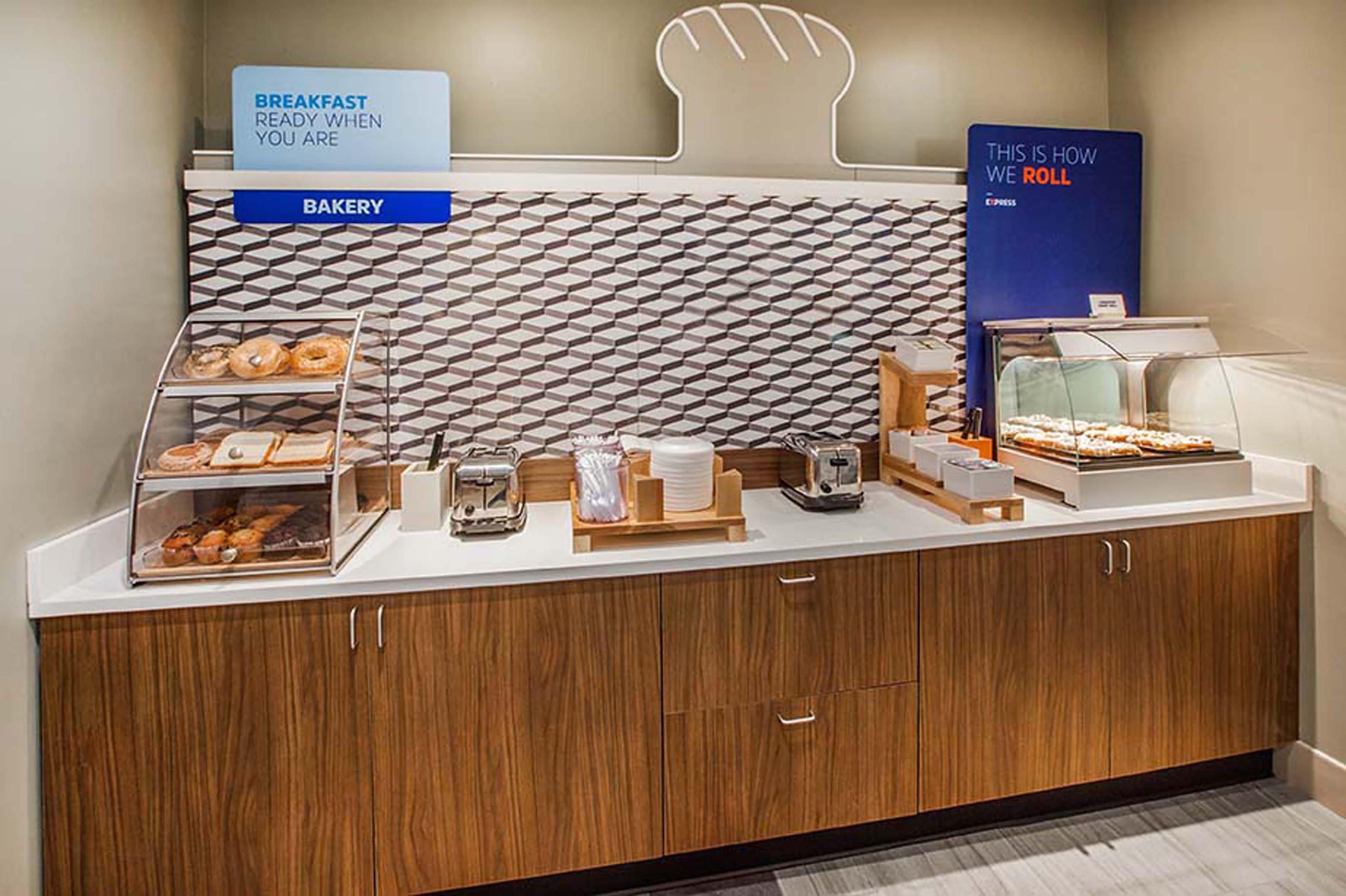 Holiday Inn Express Hotel & Suites Norfolk Airport By Ihg Ngoại thất bức ảnh